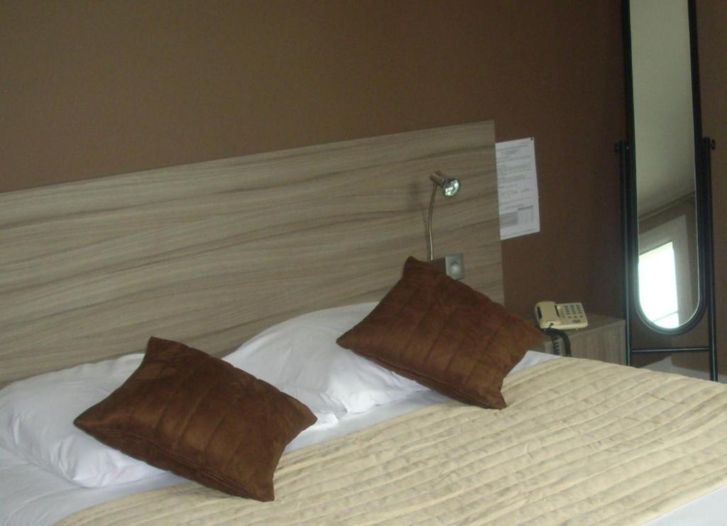 Auberge Du Vieux Chateau Saint-Sauveur-le-Vicomte Phòng bức ảnh