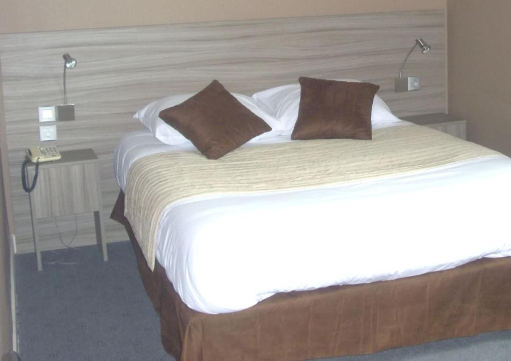 Auberge Du Vieux Chateau Saint-Sauveur-le-Vicomte Phòng bức ảnh